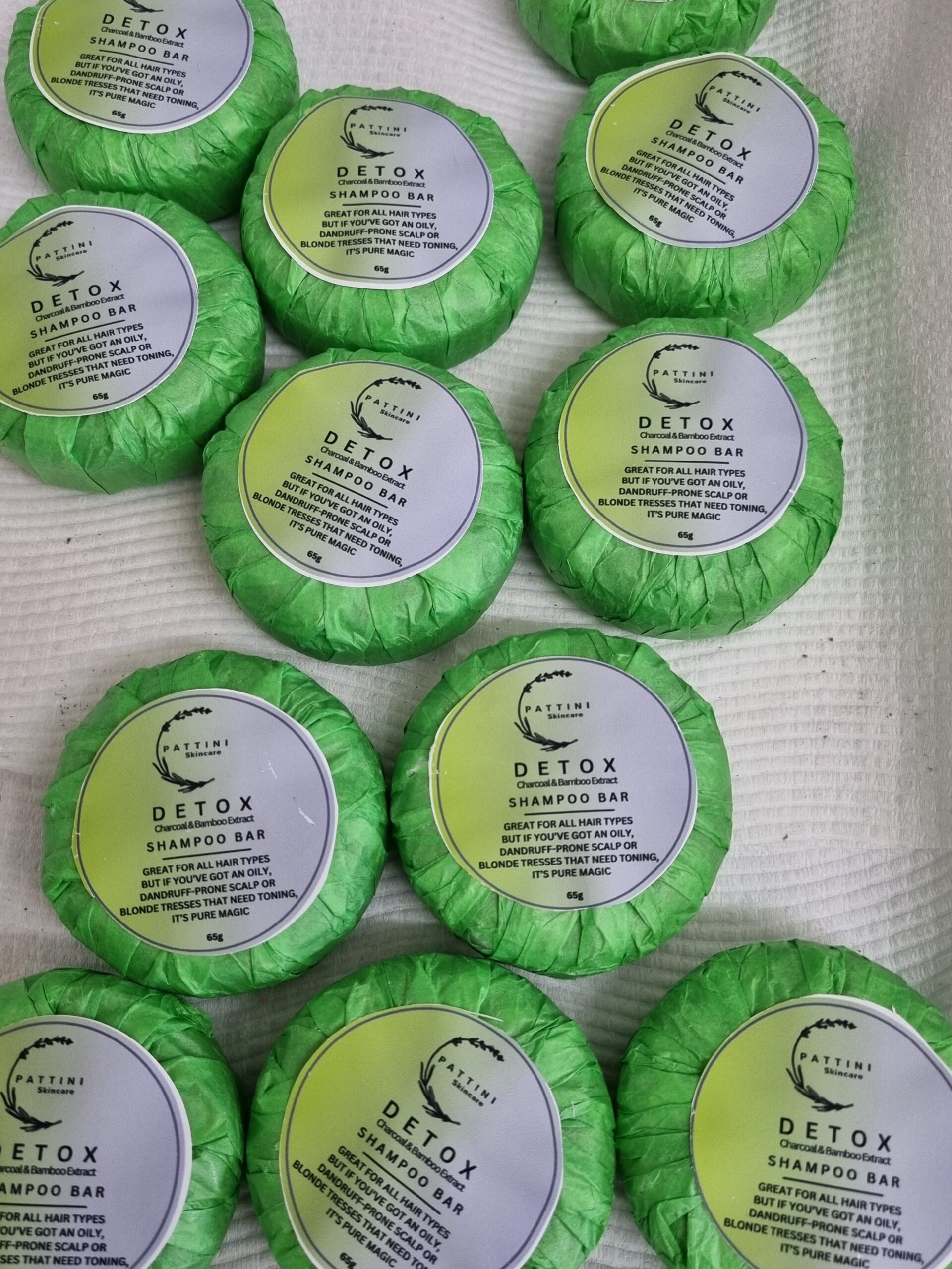 Detox with Charcoal & Bamboo shampoo bar